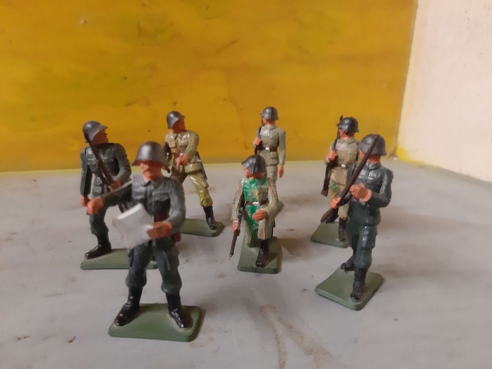 Spielzeuge: Soldats suisses l'exercice,  Starlux – Gebraucht aus Monthey von Jmbois