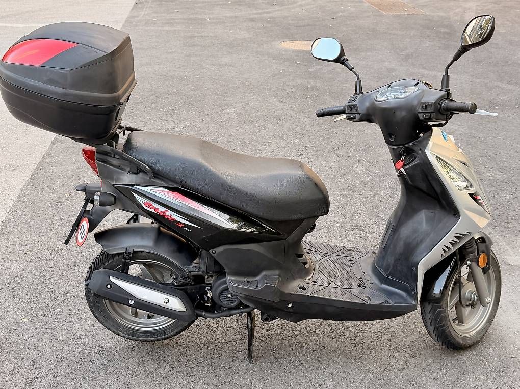 Sym Scooters: Scooter Sym orbit 2 50cc – D'occasion à Fribourg par bouchers 1