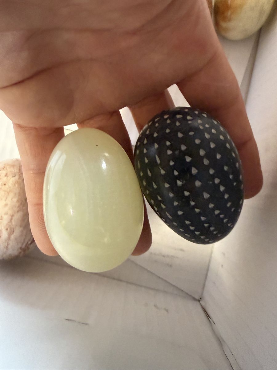 Tutte le decorazioni: 8 Dekoeier aus Stein verschiedene Farben  – Usato da Lyss venduto da nekoreh 3