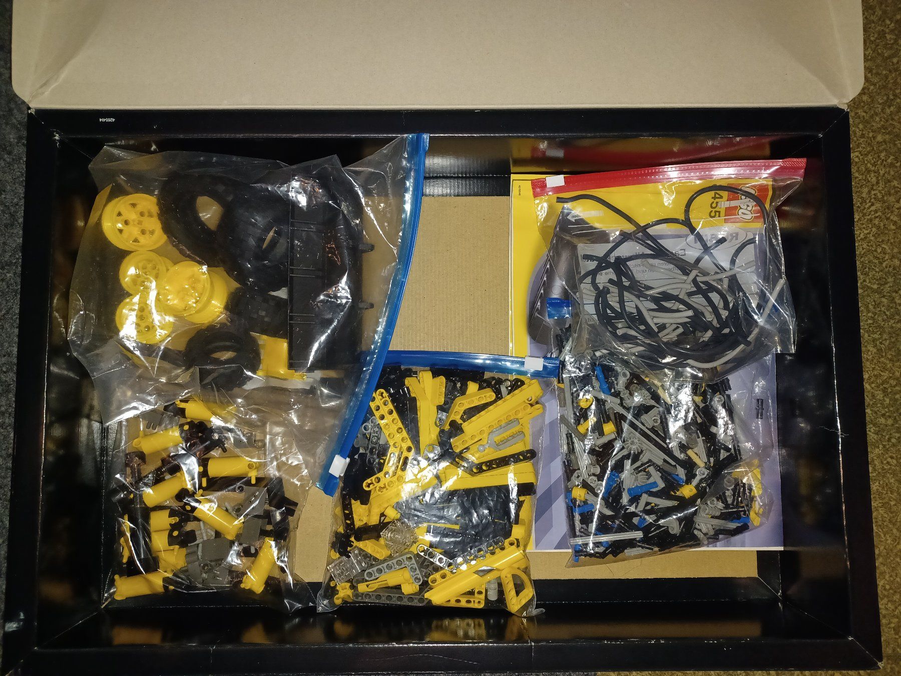 Lego Kit di costruzioni: Lego Technic 8455 Pneubagger / Backhoe Loader 1 – Usato da Linthal venduto da Luther 2