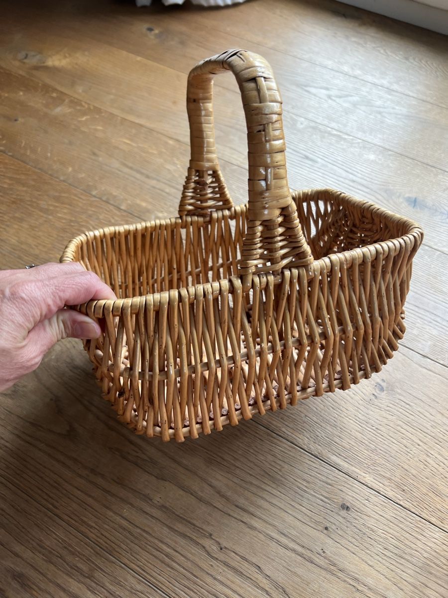 Altro per la casa: Kleiner Picknickkorb mit Tragegriff – Usato da Uerikon venduto da Saffagirl 7
