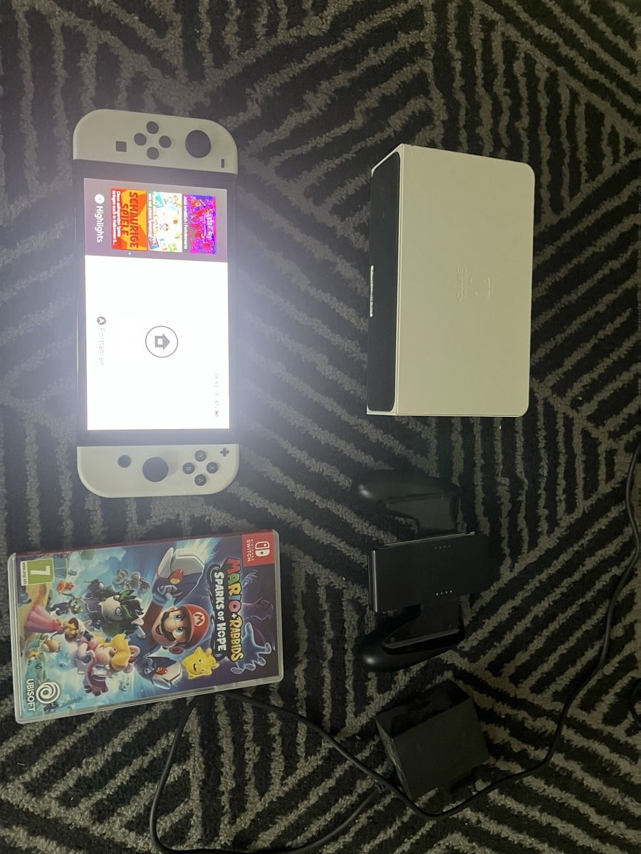 Nintendo Consoles: Switch 2 OLED weiss – D'occasion à Tagelswangen par Smokey6