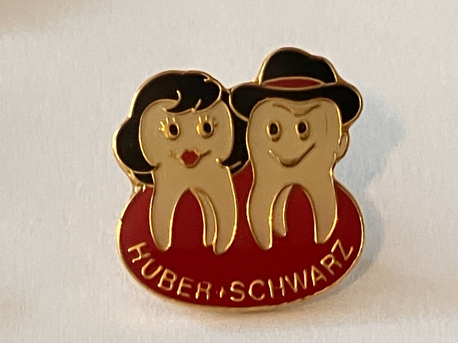 Placchette & Badge: 1 Pin Huber Schwarz Zahnarzt – Usato da Basel venduto da djwwpp