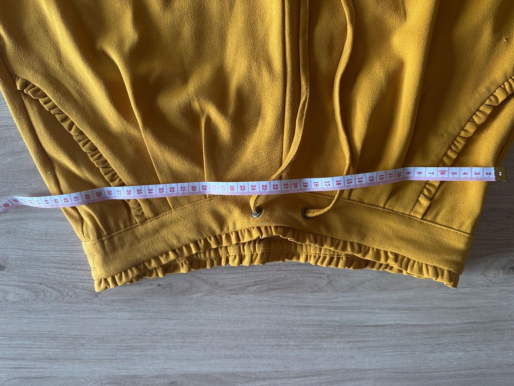 Hosen: Pantalon jaune fluide – Neu (gemäss Beschreibung) aus Lausanne von sou_w9bl 2