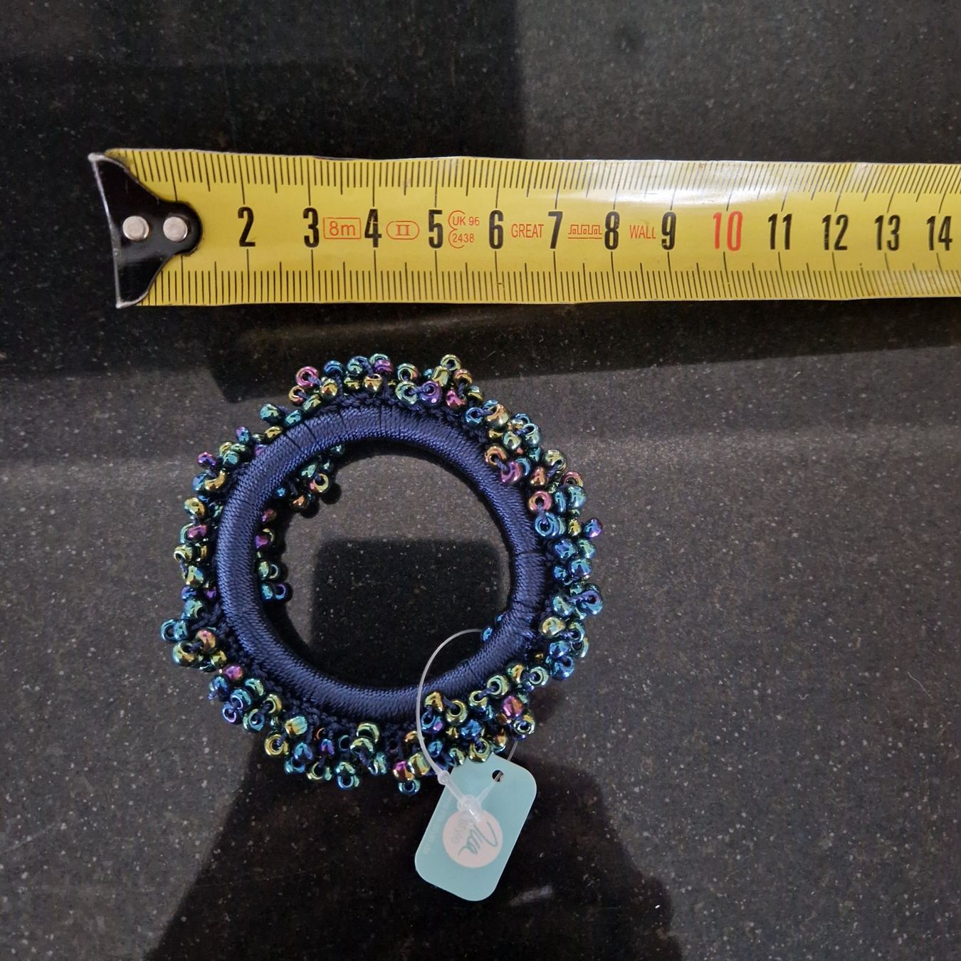 Accessori per capelli: Das Geschenk: Haargummi mit Perlen, Neu – Nuovo (secondo la descrizione) da Gränichen venduto da sunchi07