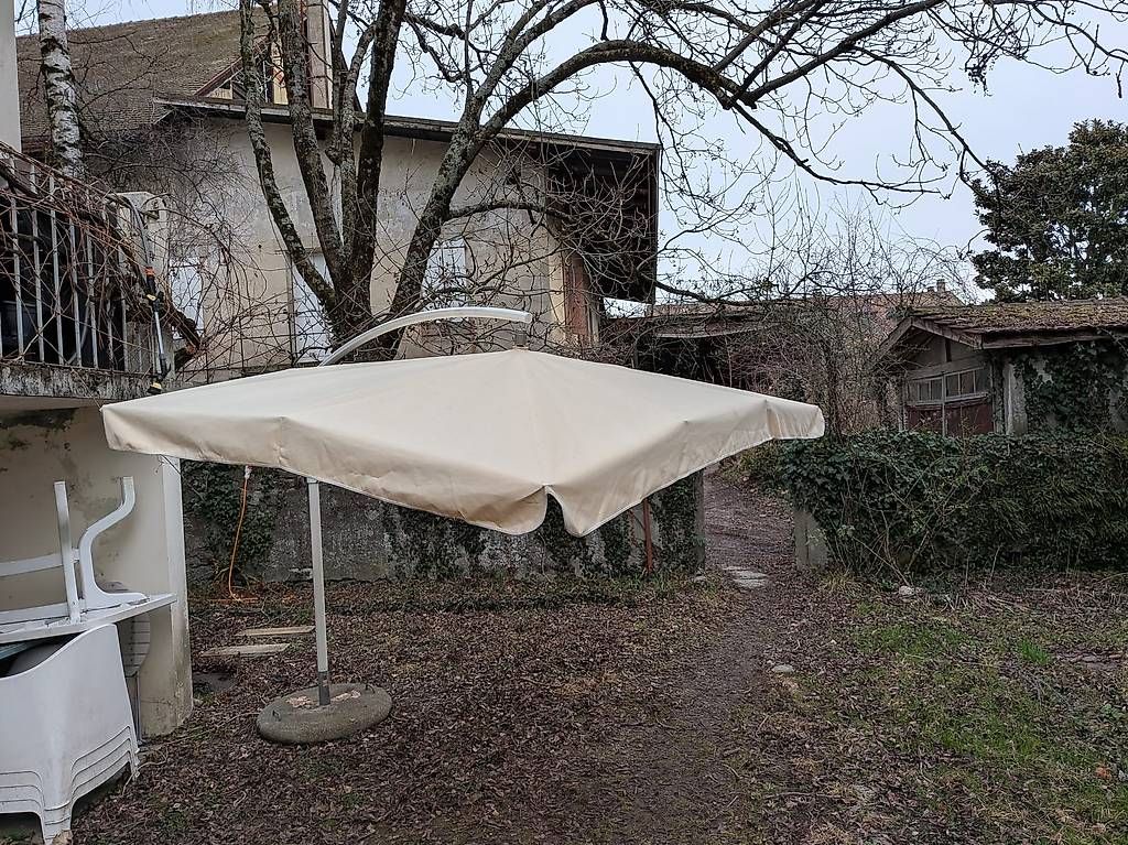 Sonnenschirme: Parasol Glaz de qualité – Gebraucht aus Préverenges von Fbosset