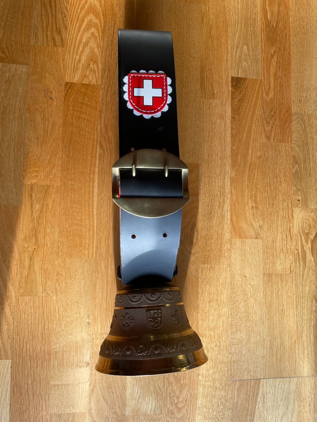 Campanacci mucche: Bündner Glocke, Kuhglocke – Nuovo (secondo la descrizione) da Klosters venduto da Andy.