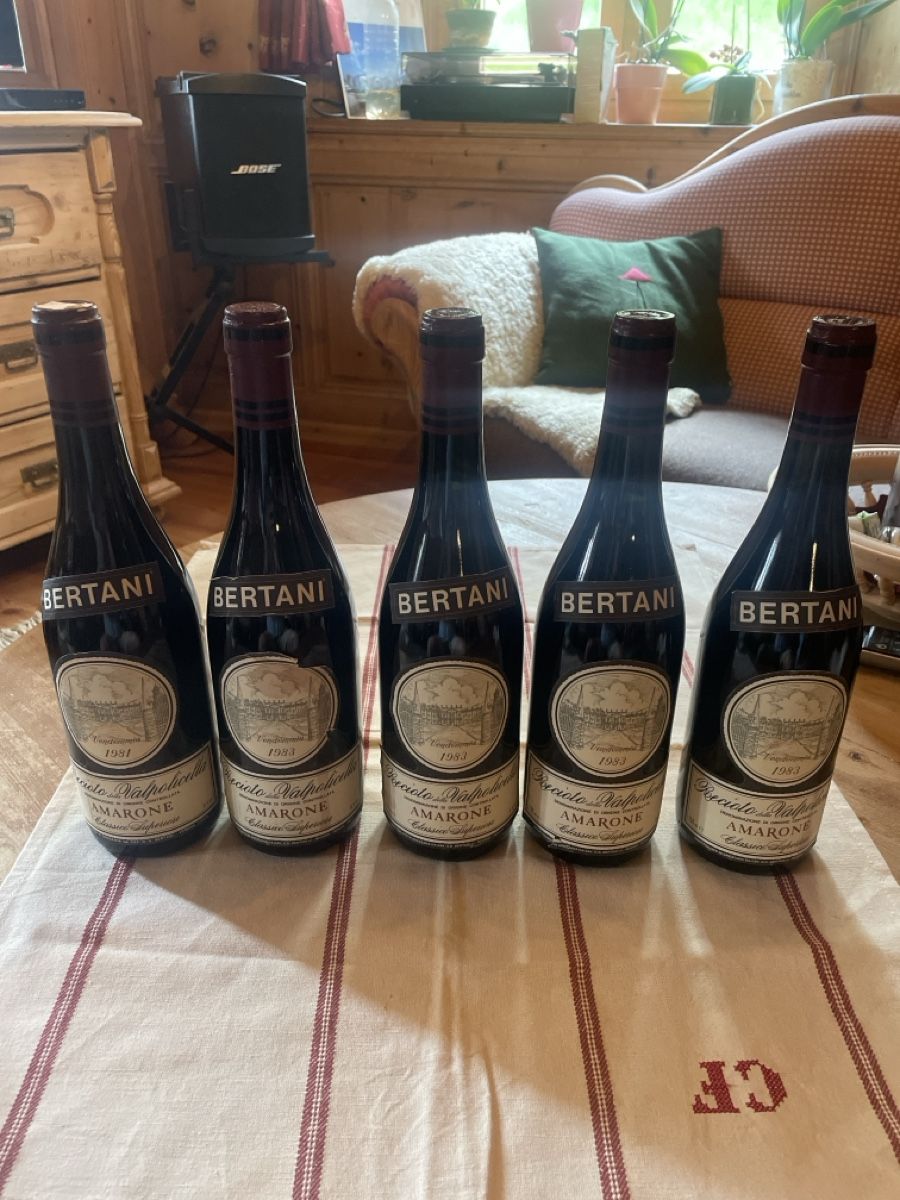 Amarone Vino: Bertani Amarone 1981/ 1983 – Nuovo (secondo la descrizione) da Sta. Maria V. M. venduto da perpeline