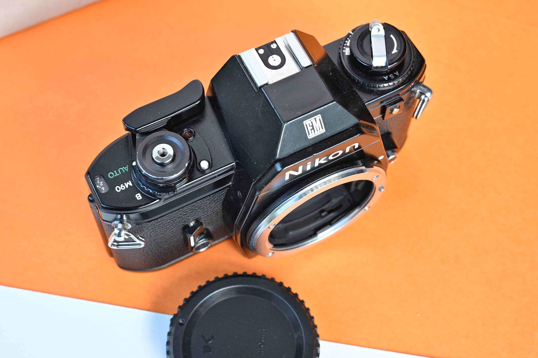 Nikon Fotocamera: Nikon EM – Usato da Schwerzenbach venduto da floridan