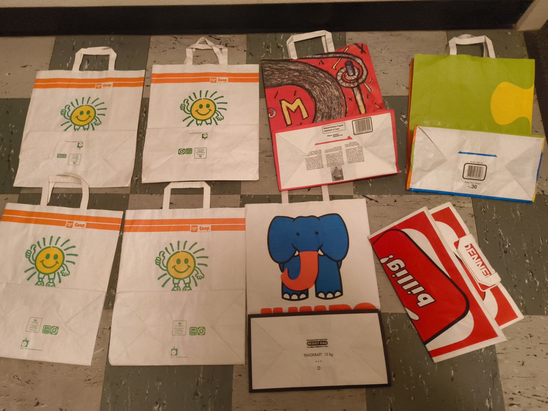 Coop Borse: 8 vintage Papiertaschen Migros Coop Jumbo Denner – Usato da stettlen venduto da VintageBern_ch 6