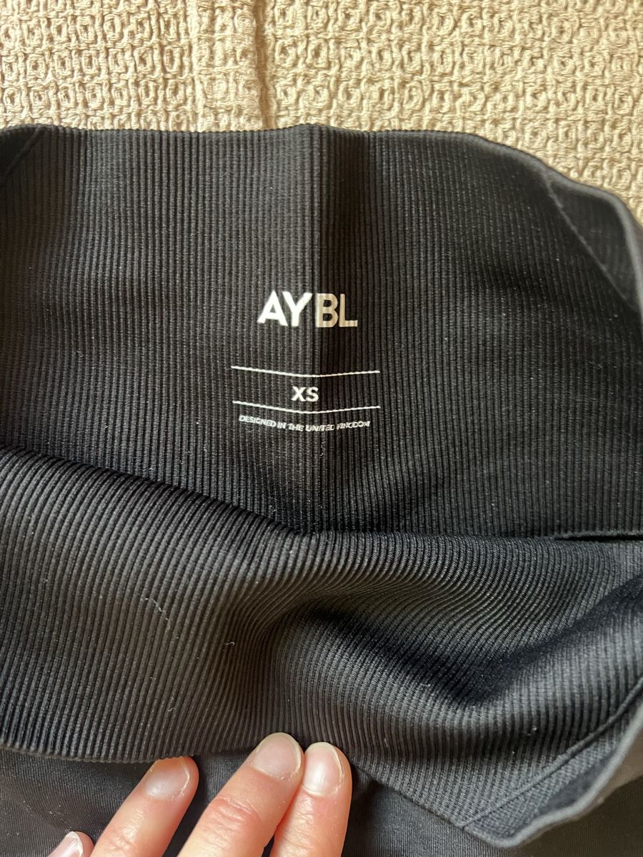 Aybl Leggings: Ensemble sport AYBL – Usato da Morgins venduto da nic_d5pk 1