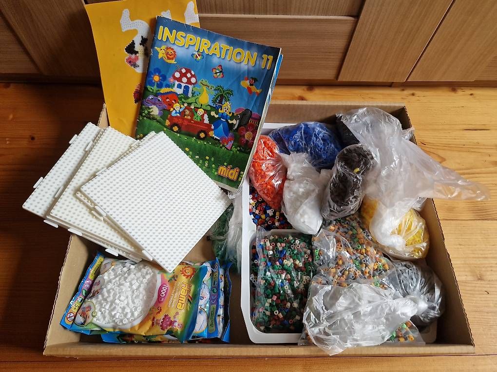 Kit bricolage: Bügelperlen-Set – Usato da Herisau venduto da etajo