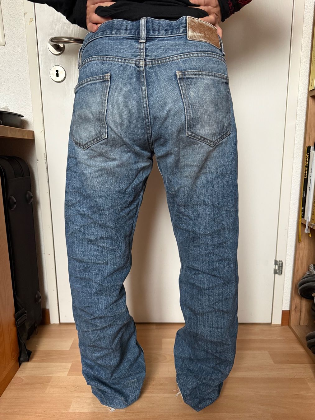 Jeans: Blaue Jeans, shade by shellac. gross ca 30 – Usato da Birmensdorf ZH venduto da T_Richard 1