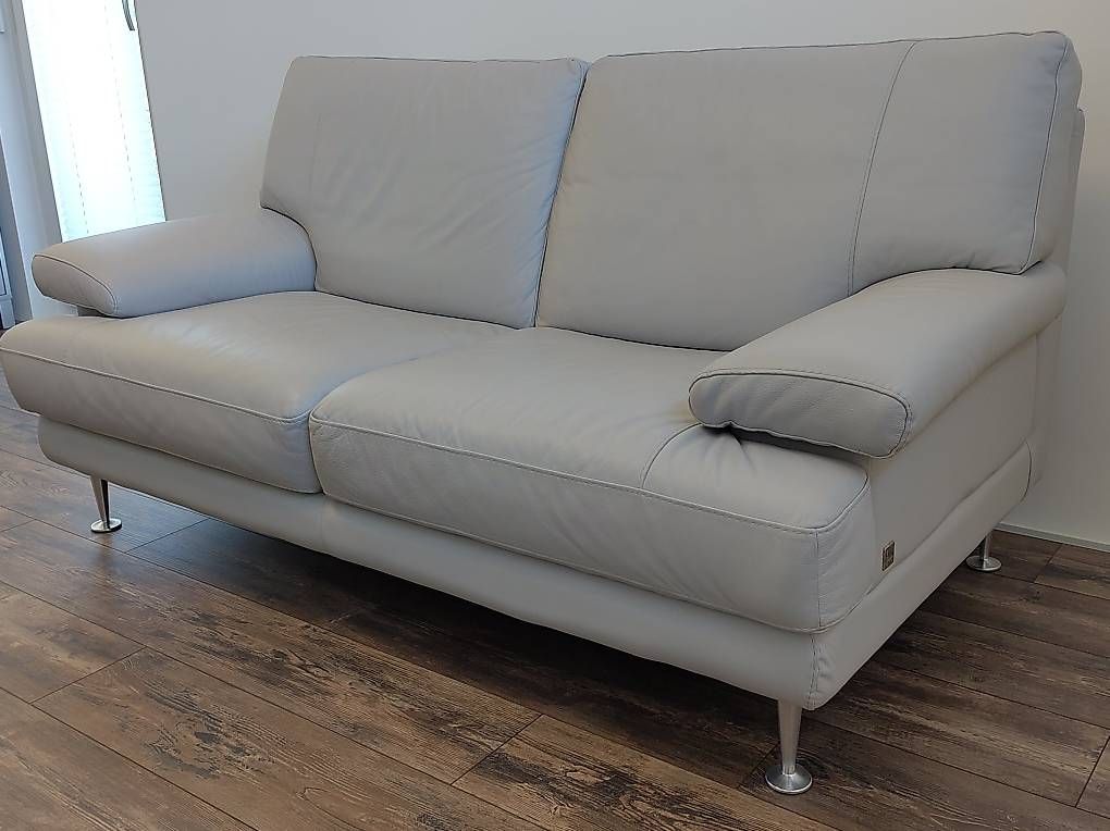 Sofas: 2er-Sofa, Echtleder, hellgrau – Gebraucht aus Salmsach von ric_yr9n 2