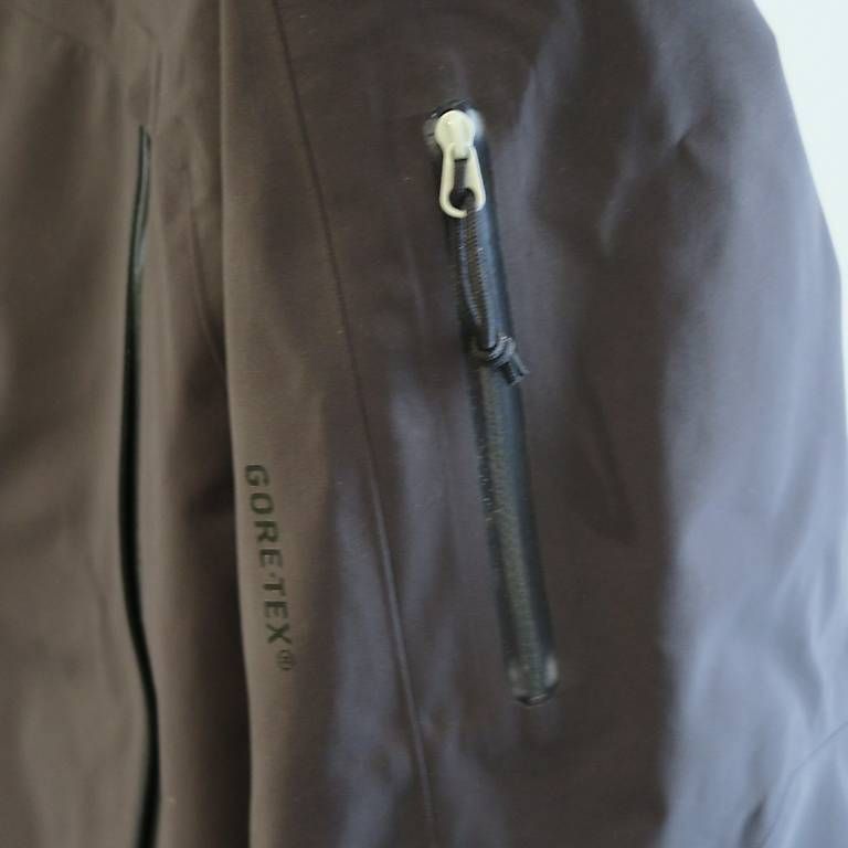 Arcteryx Vestes: Regenjacke arc'teryx, Grösse M, anthrazit – D'occasion à Goldingen par hes_qz5d 1