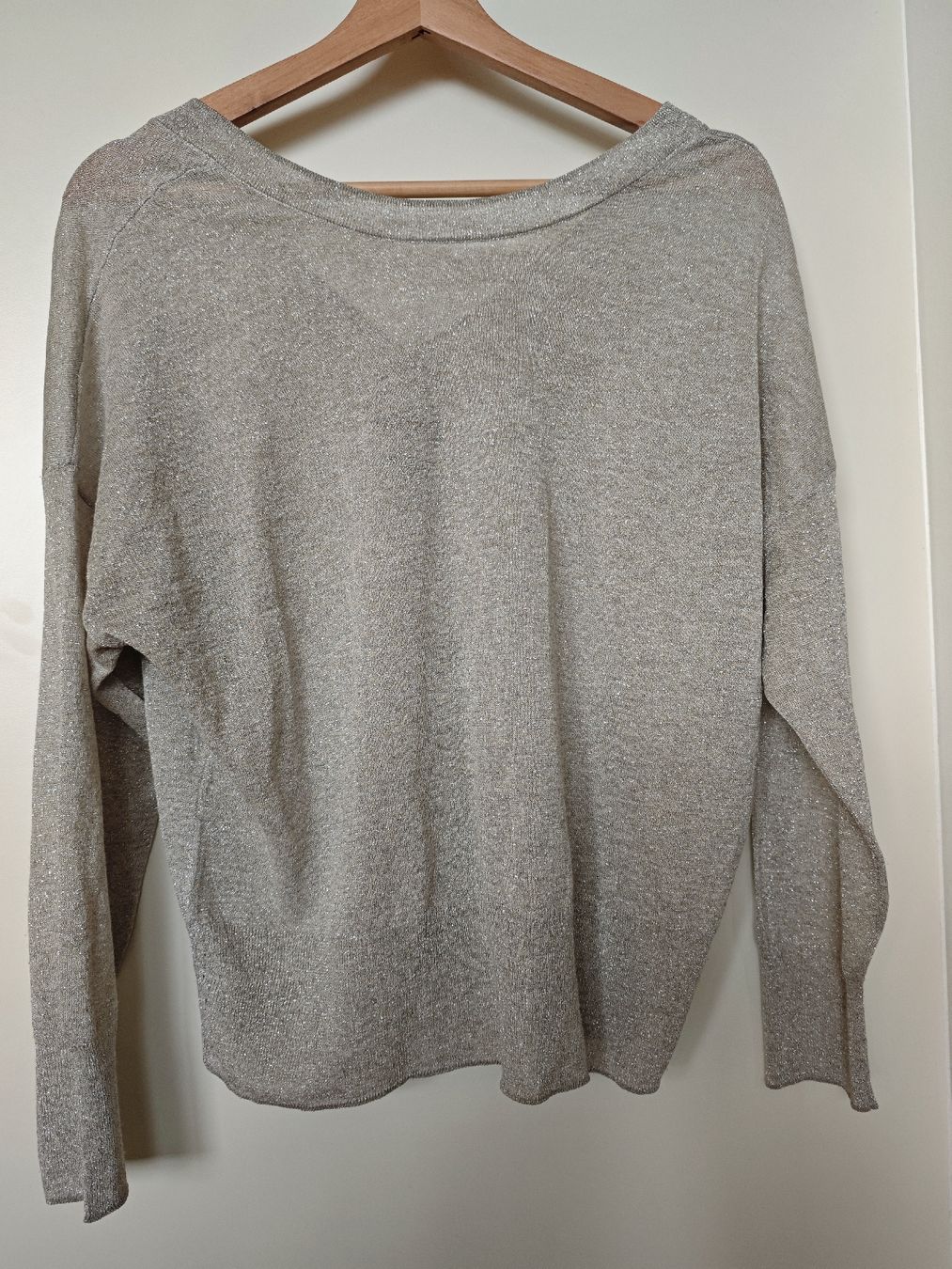 Massimo Dutti Chemisiers: Massimo Dutti Silver Knit Summer Top - Silver M 🩶🤍 – Neuf (Voir description) à Zürich par alu_dzr7
