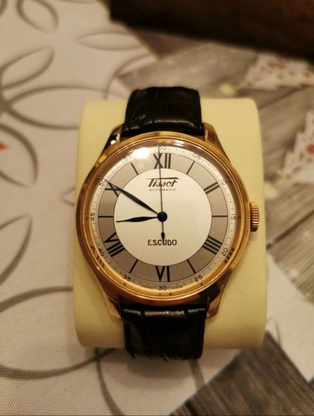 Tissot Orologi: Tissot Escudo em Ouro – Nuovo e nell'imballaggio originale da Bulle venduto da Marcovoador