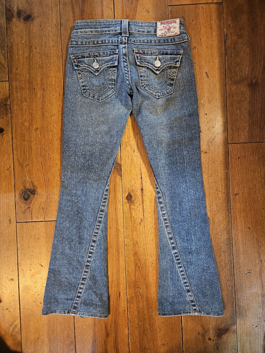 True Religion Jeans: True Religion Jeans, Low-waist – Nuovo (secondo la descrizione) da Obfelden venduto da IDA_secondhand 1