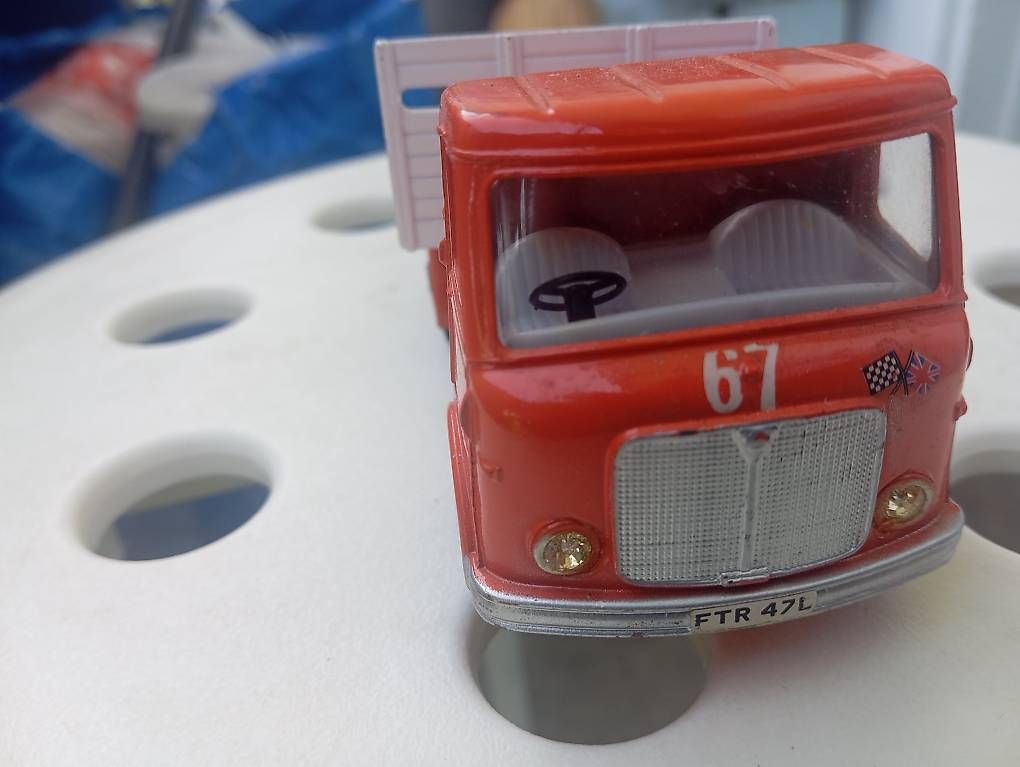Modellini d'auto: AEC articulated lorry and Trailer – Usato da Basel venduto da Petergunn 4
