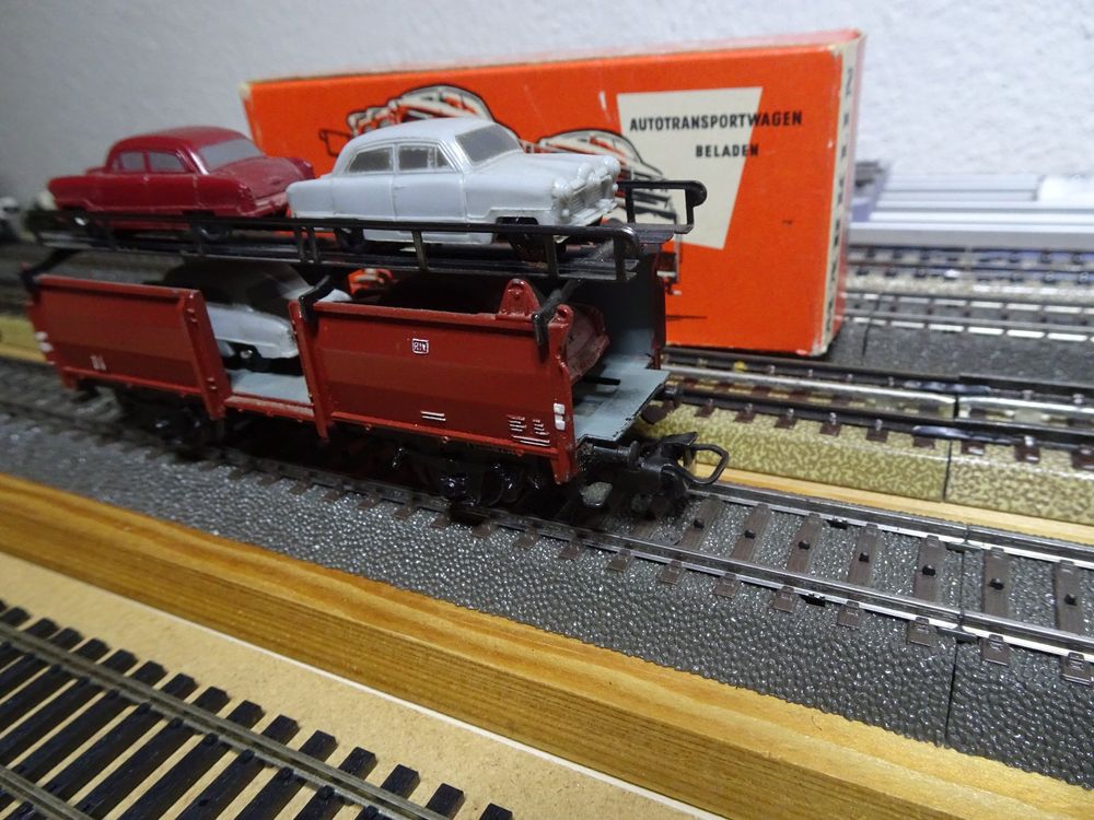Märklin H0 - 46133 - Wagon De Marchandises Pour Trains Miniatures 1 Ensemble De Deux Transporteurs De Voitures Avec Vehicules Db