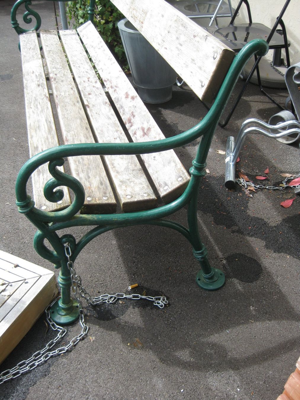 Panchine: Parkbank Gusseisenfüsse und Eichenholz – Usato da Rüti ZH venduto da Brocki_Rueti 2