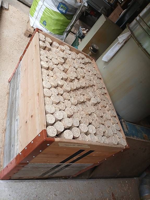 Feuerzeuge: Briquette à bois – Neu und originalverpackt aus Boveresse von mi_montandon