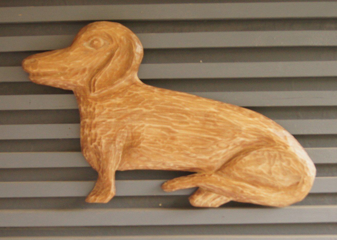 Skulpturen & Statuen: Geschnitzter Dackel im Profil – Neu (gemäss Beschreibung) aus Fribourg von erw_68dx 1