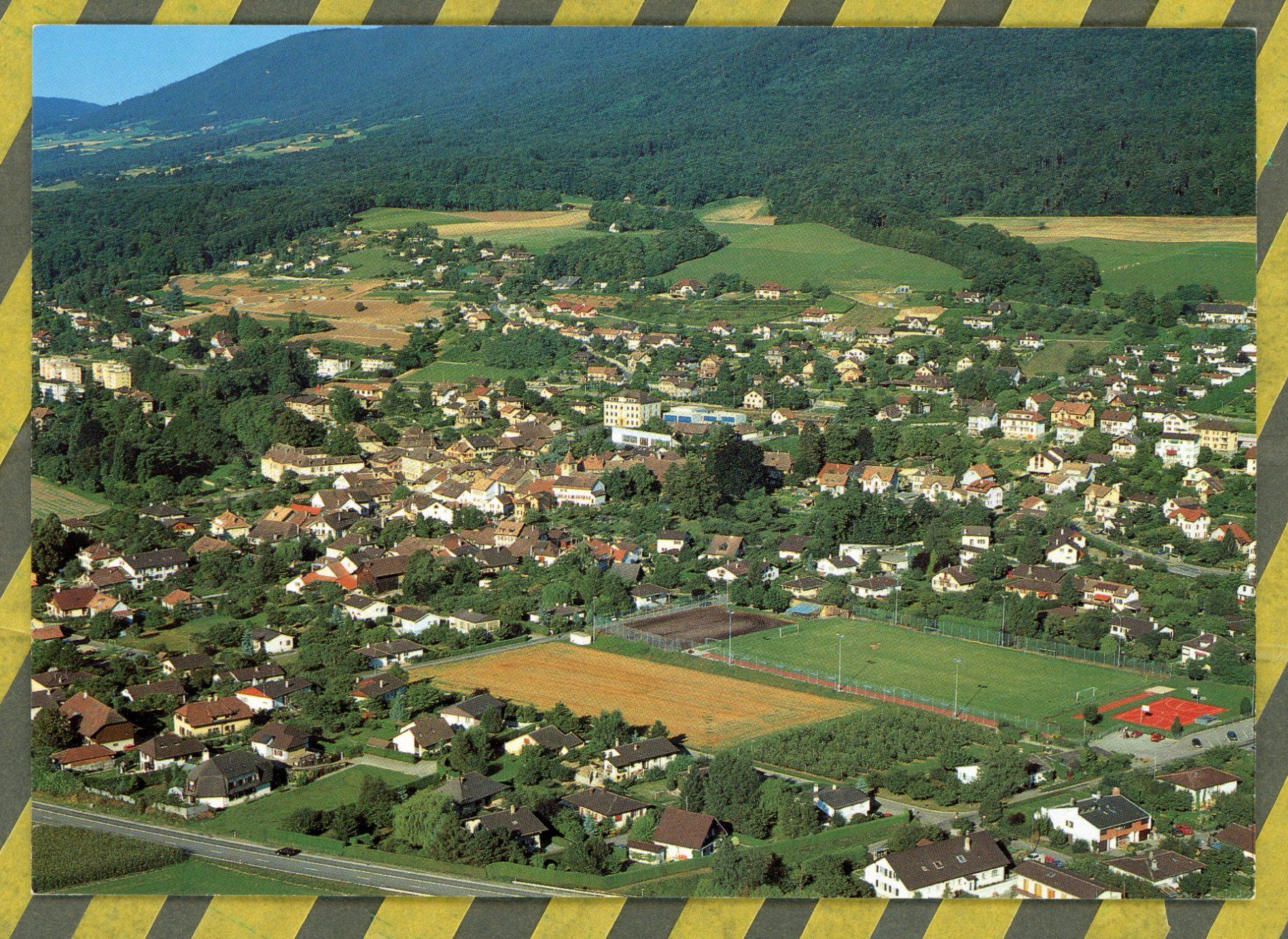 Cartoline postali: AK col Bevaix NE Flugbild ≈ 2000 – Usato da Basel venduto da Arkouda