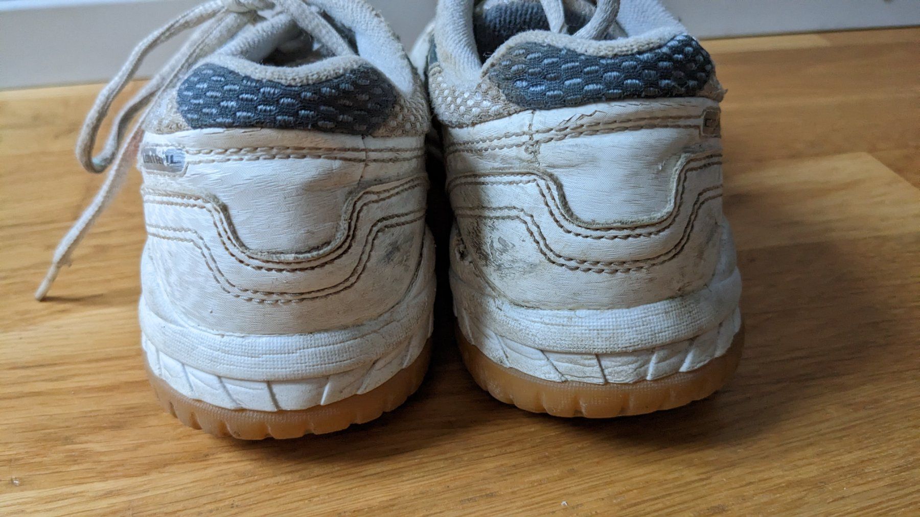 Asics Scarpe da uomo: ASICS Sportschuhe Gr.35 – Usato da Sutz venduto da Rawypp 3
