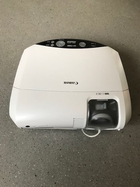 Canon LV-7380 LCD Projektor / Beamer 1