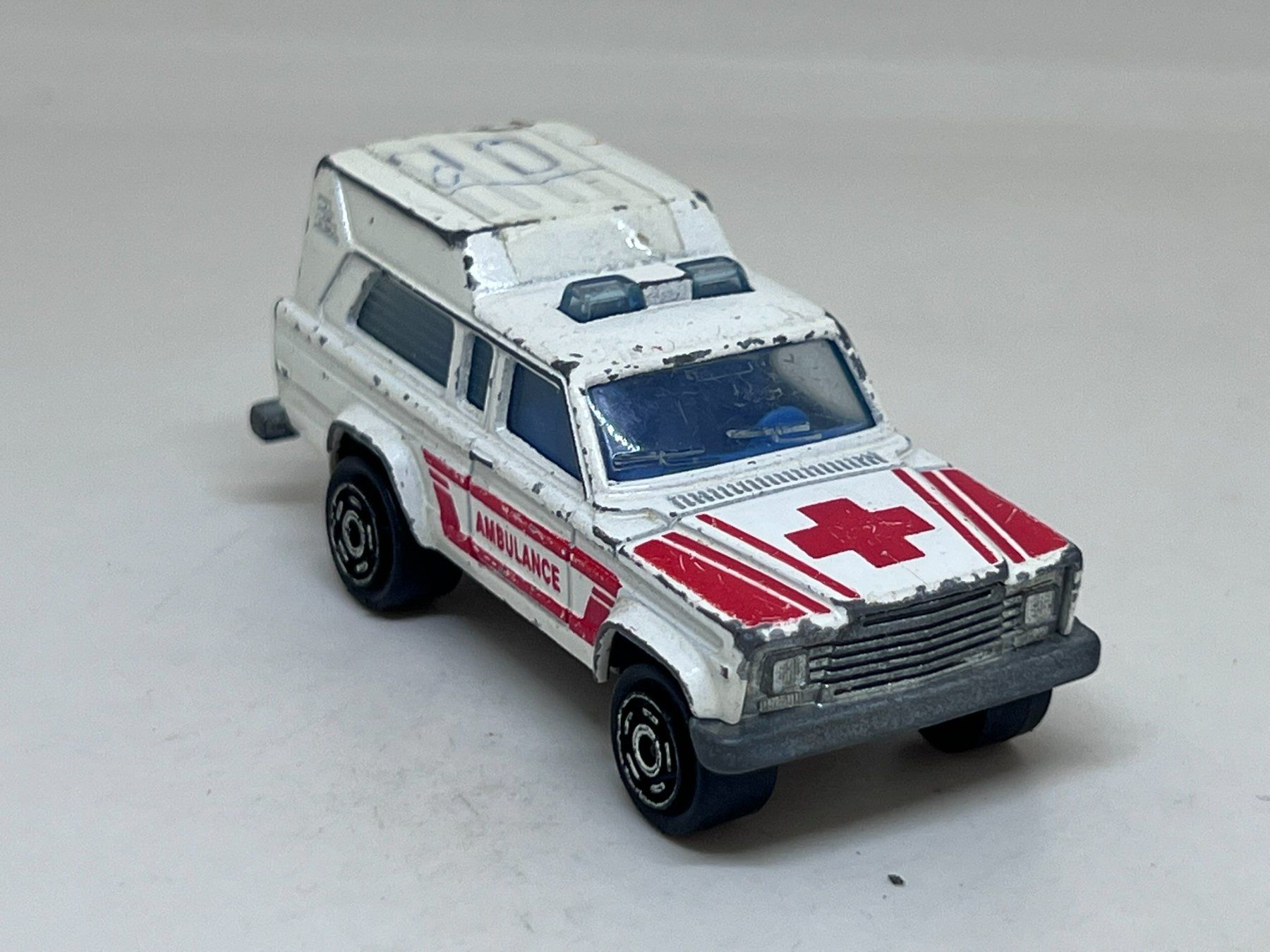 Majorette Modellini d'auto: Majorette Ambulance #168 – Usato da Wildegg venduto da LaaBoutique