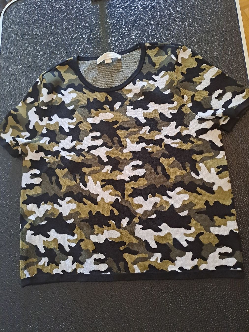 Maglioni & Felpe: Michael Kors Pullover Kurzarm Tarnmuster Gr M top Zustand – Nuovo (secondo la descrizione) da Basel venduto da Sevenaa