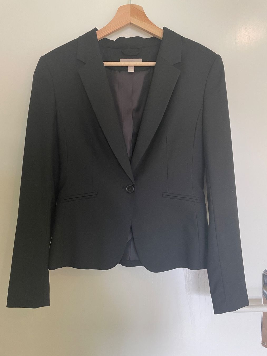 H&M Giacche: Blazer schwarz H&M Grösse 38 – Usato da ZUFIKON venduto da SULMI01