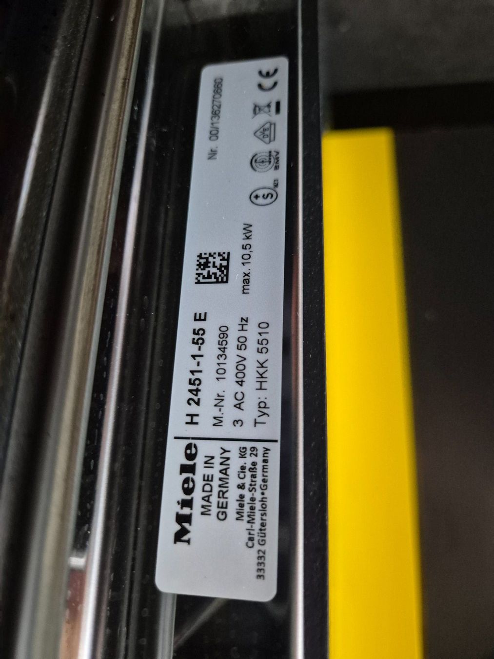 Miele Fours: Four Miele H 2451-55 E noir – D'occasion à Corcelles NE par minipousse26 3