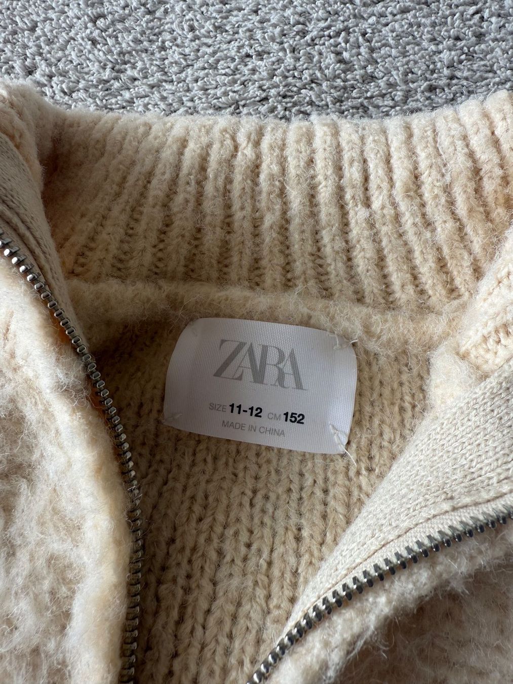 Zara Maglioni & Felpe: Zara Winterpulli 11-12 - Gr. 152 – Usato da Rapperswil SG venduto da cw30042006 2
