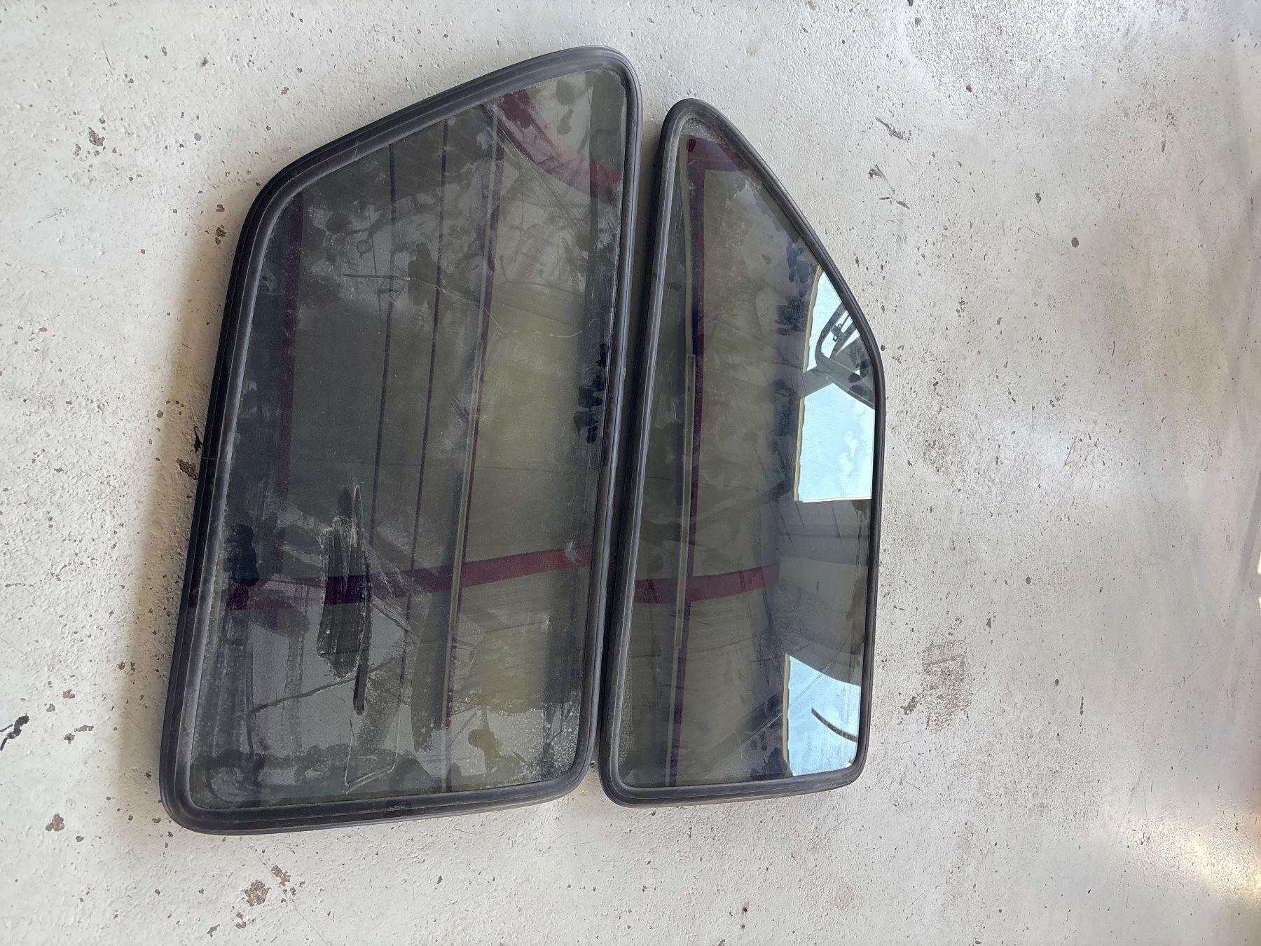 Volkswagen Tutti pezzi di ricambio auto: Golf 2 Siglachrom Seitenscheiben – Usato da Frauenfeld venduto da VAG-12 2