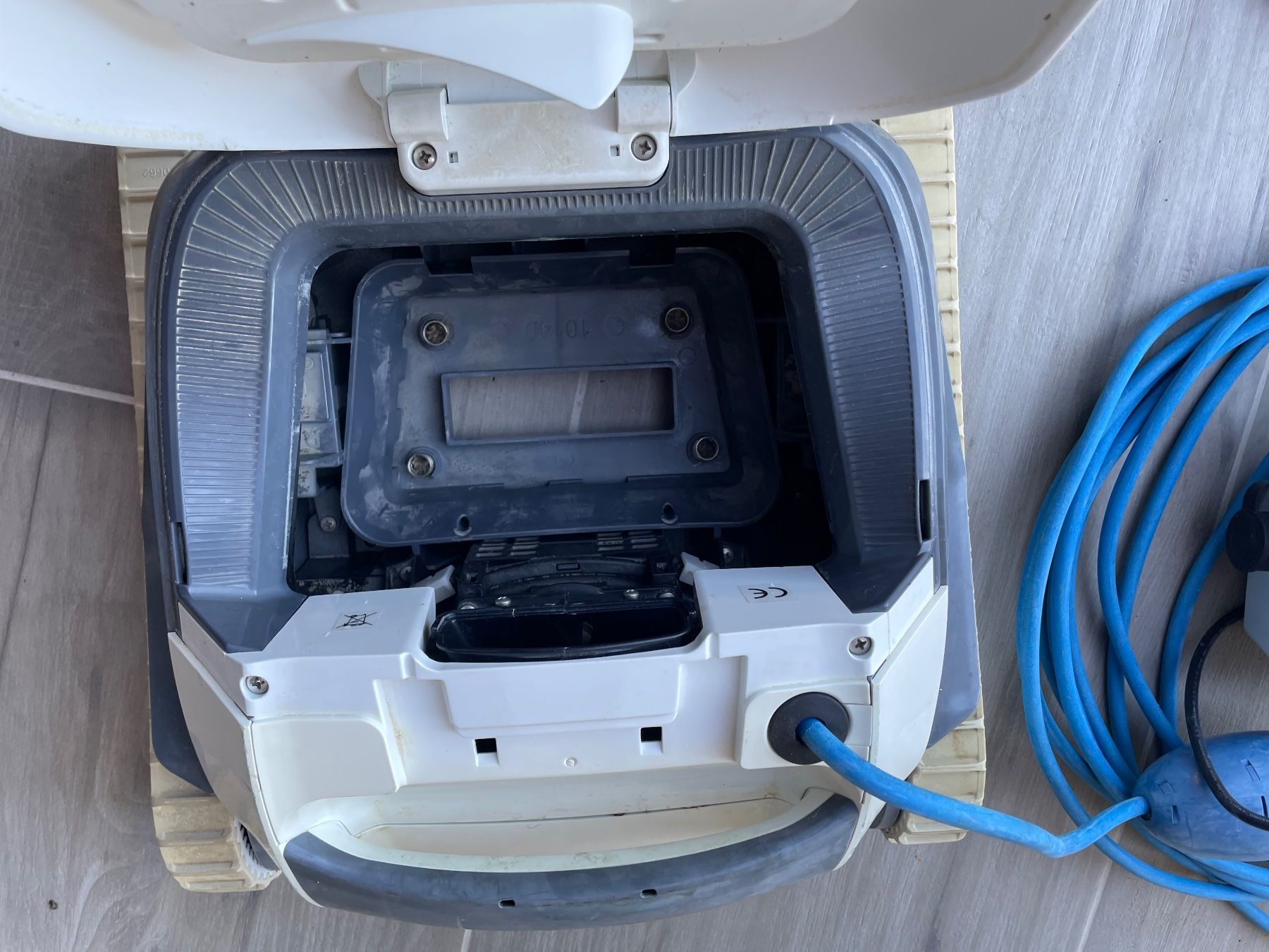 Dolphin Accessoires de piscine: Gebrauchter Poolroboter Maytronic Dolphin E10 – D'occasion à wila par steven22 4