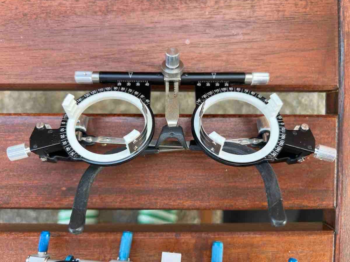 Messen: Oculus Probierbrille Optometrie Messgerät guter Zustand – Gebraucht aus Saanen von Hanschristian