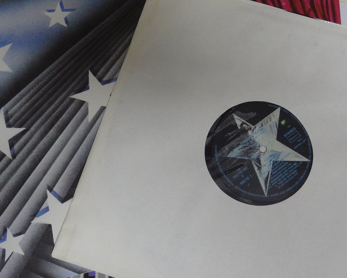 Dischi in vinile: Ringo Starr - RINGO LP inkl. Booklet – Nuovo (secondo la descrizione) da Zuzwil SG venduto da Pawnbroker 2
