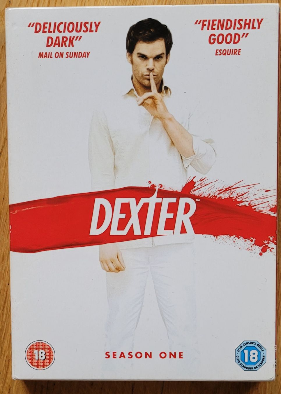 Tutti i DVDs: Coffret DVD Dexter Saison 1 - Thriller, Drame – Usato da La Tour-de-Peilz venduto da MrSputs