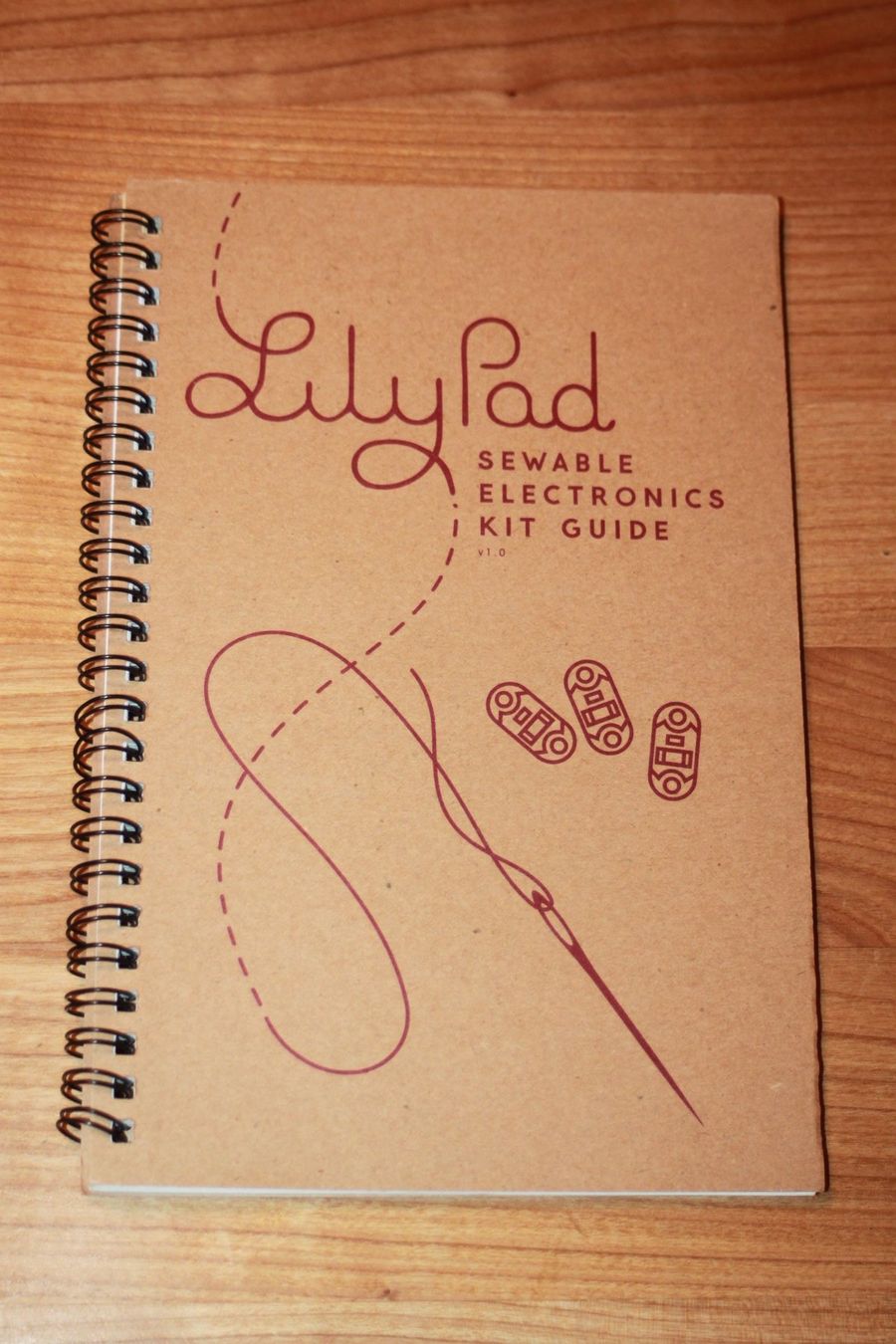 Bücher: Buch:  Lilypad sewable electronics kit guide – Neu und originalverpackt aus Wenslingen von Strick4Alpaca