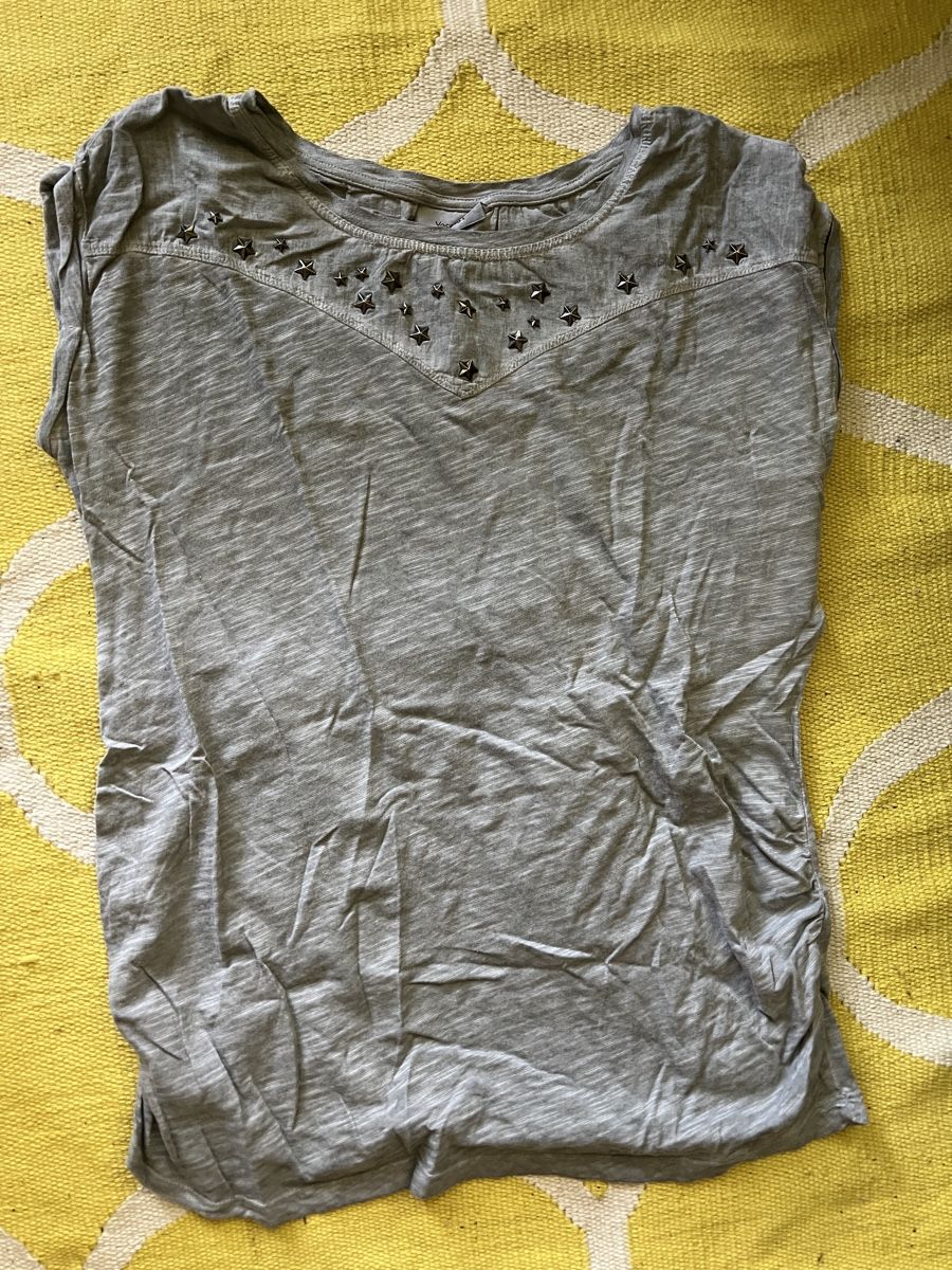 T-shirt: Zwei Umstands-T-Shirts, grau, 36/38 – Usato da Zürich venduto da Rajkumari 2