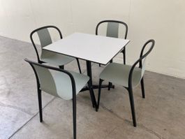 Bistro Tisch und Stühle von Vitra