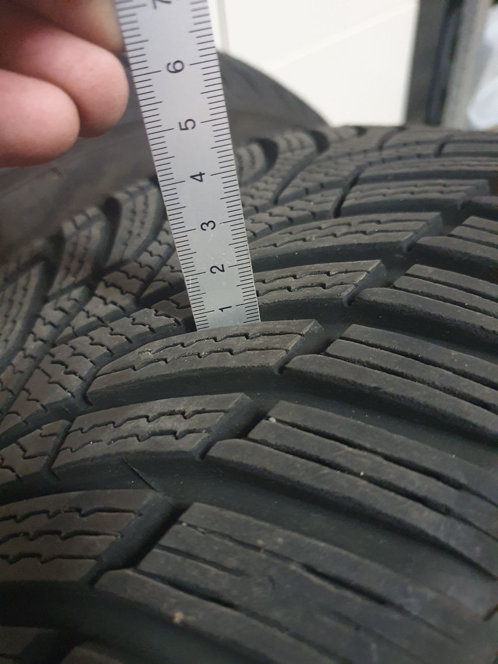 Pneus & Roues: Winterpneu 17 Zoll – D'occasion à Adliswil par benyamina 2