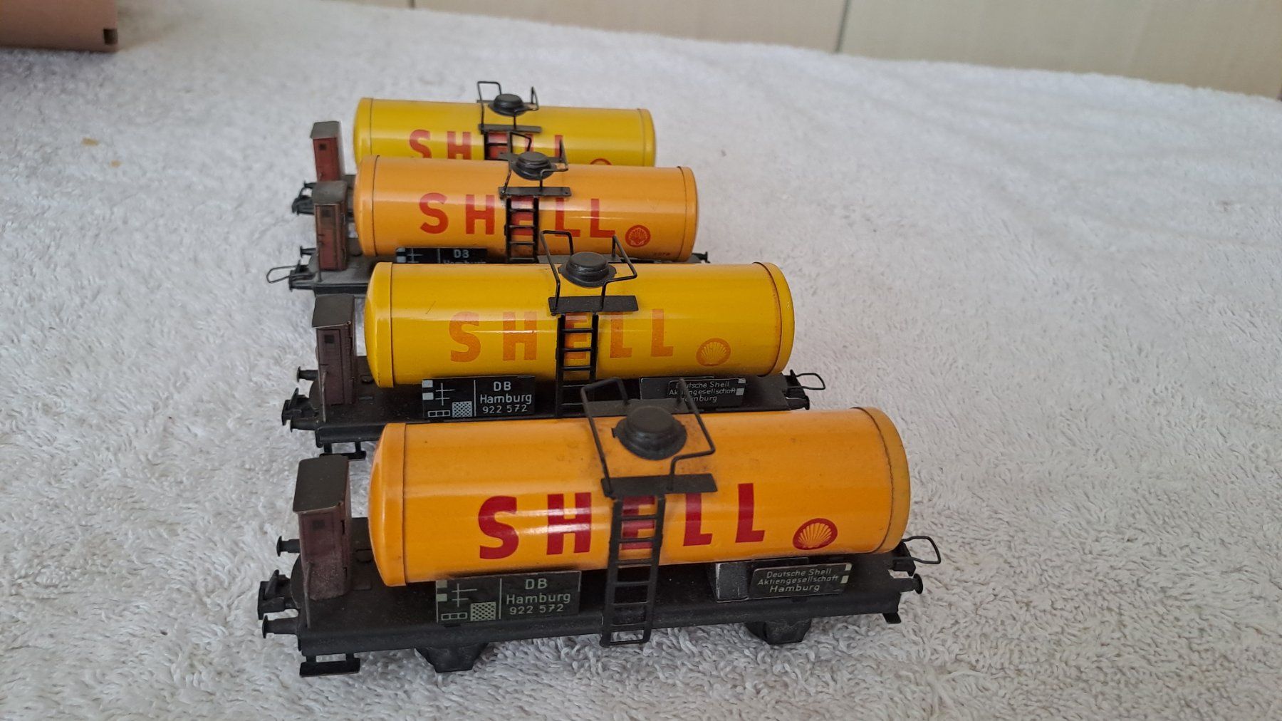 Trix Modellini di ferrovie: Trix Express 4 DB Shell Tankwagen H0 GL/14 – Usato da Winterthur venduto da Riebeli333 1