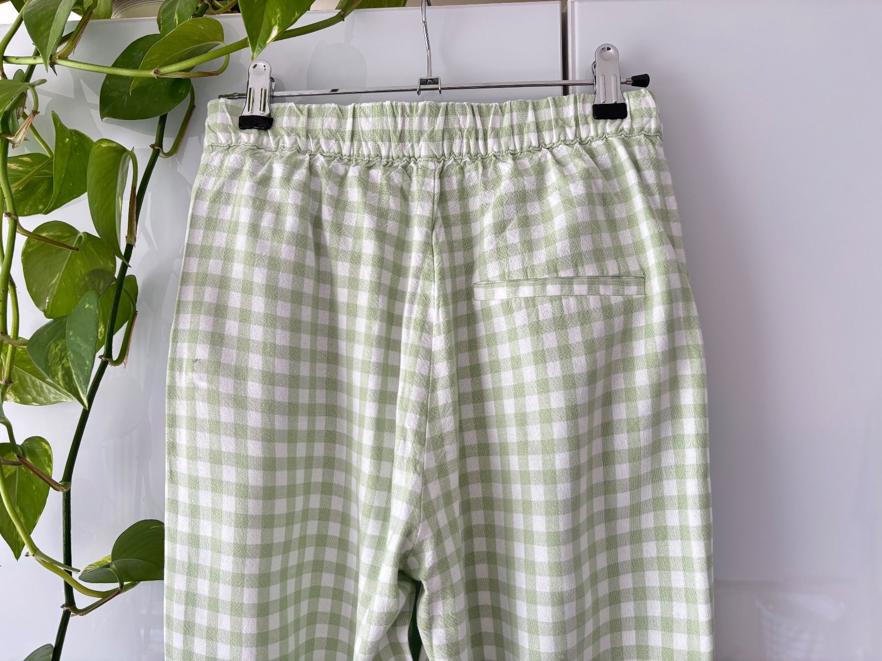 Bershka Pantaloni: BERSHKA karierte Hose mit Beinschlitz Gr. 36 – Usato da Zürich venduto da missmodernage 5