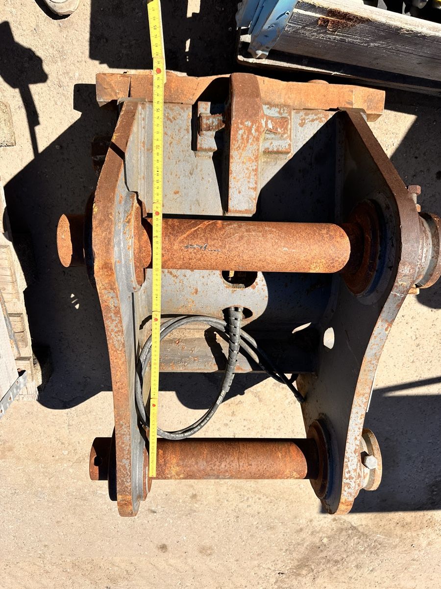 Bagger: Bagger schnellwechsler , anbauplatte – Gebraucht aus lyssach von brax2019 2