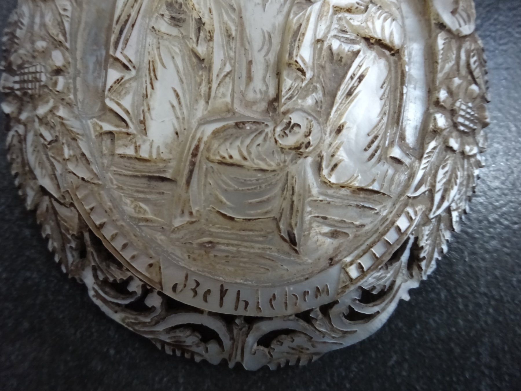 Tutte le decorazioni: Anktike Perlmutt Krippe / Schnitzerei 18Jh. – Usato da Esslingen venduto da FetteSchnecke 4