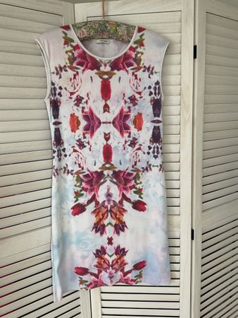 Damen Kleid Sani Blue Grösse 38 floral Print neuwertig