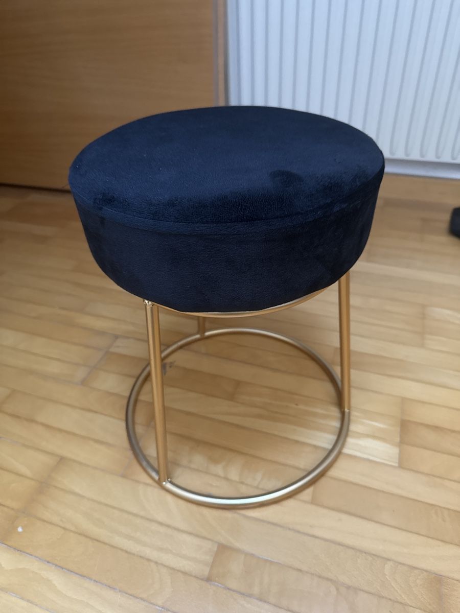 Sgabelli: Hocker Samt mit Metallfuss – Usato da Winkel venduto da _OachKatzerl_